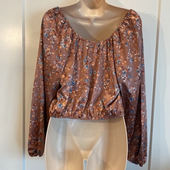 NWT Hippie Rose, Mocha floral adjustable satin woven top. Size XL - Picture 4 of 16